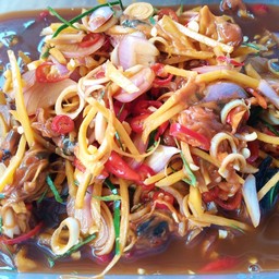ยำหอยดองทรงเครื่อง