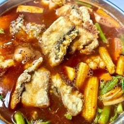 แกงส้มเนื้อปลากะพงทอด