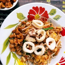 ผัดไทยปลาหมึก