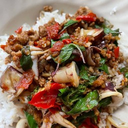 ข้าวราดกะเพรา