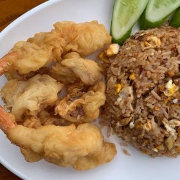 ข้าวผัดน้ำพริกนรกทะเลกรอบ