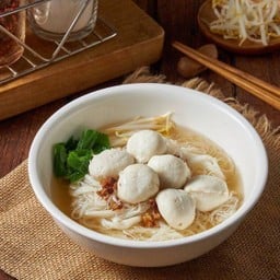 ก๋วยเตี๋ยวลูกชิ้นหมูล้วน