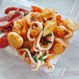 ข้าวผัดพริกเผาหมึก
