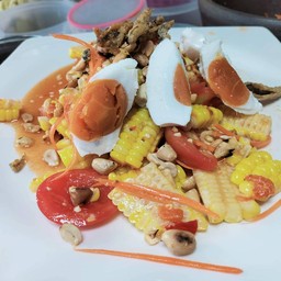 ตำข้าวโพดไข่เค็ม