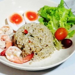 ข้าวกล้องผัดน้ำพริกกุ้งสดไข่มะตูม