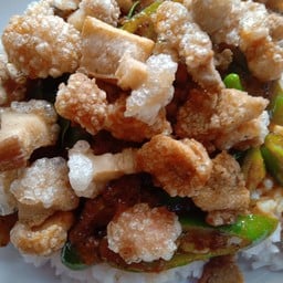 ร้านข้าวป้าสุนีย์ (ใต้ถุนบ้านหัวเดียด)