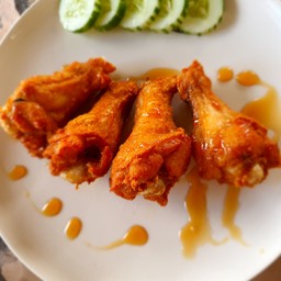 น่องไก่มินิทอดซอสน้ำปลา 5 ชิ้น