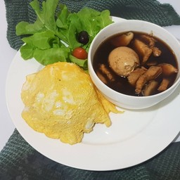 ข้าวไรซ์เบอรี่ไข่เจียว+อกไก่ไข่พะโล้