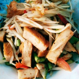 ตำปูปลาร้าไก่ยอ