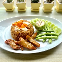 ข้าวผัดน้ำพริกตาแดงไข่เค็ม