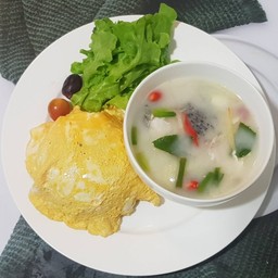 ข้าวไรซ์เบอรี่ไข่เจียว+ต้มข่าปลากะพง(ใช้นมfat0%แทนกะทิ)