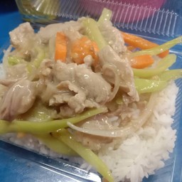 ข้าวผัดพริกอ่อนหมู