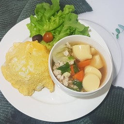 ข้าวไรซ์เบอรี่ไข่เจียว+แกงจืดเต้าหู้อกไก่สับ
