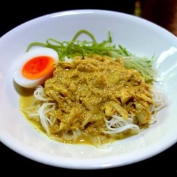 ขนมจีนน้ำยา By   บ้านนายอ้วน