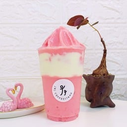 สตรอเบอรี่สมูทตี้โยเกิร์ต