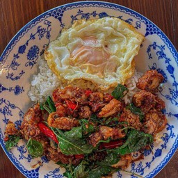 ข้้าวกะเพราหมูกรอบบ้านจู