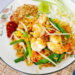 ผัดไทกุ้งสด