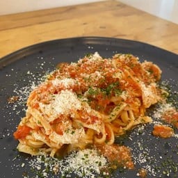 พาสต้าซอสมะเขือเทศ