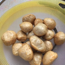 ลูกชิ้นเนื้อทอด15ลูก น้ำจิ้มเด็ด