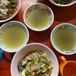 มุมขวาบน = บะหมี่สองศรี(สี)