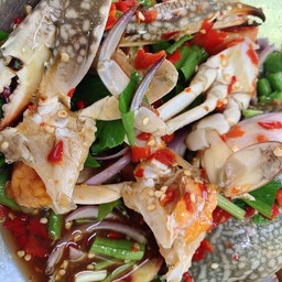 ยำปูม้าสด