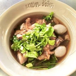 ก๋วยเตี๋ยวเนื้อจัมโบ้ 120บาท อิ่มจุกๆ ไปเลย