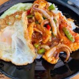 พริกแกงทะเล ไข่ดาว