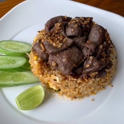 ข้าวผัดต้มยำตับกระเทียม