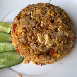 ข้าวผัดต้มยำเนื้อ