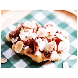 ครอฟเฟิล & เฉาก๊วยนมสด