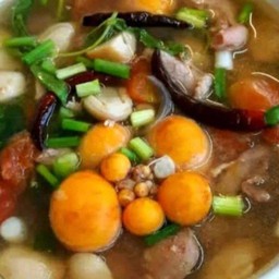 ต้มยำพวงไข่ใบมะขามอ่อน