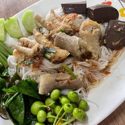 ก๋วยเตี๋ยวน้ำตกบางริ้น