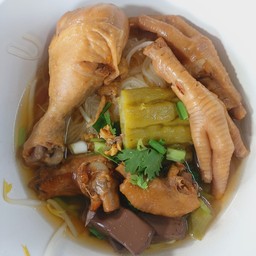 ก๋วยเตี๋ยวไก่แห้งน่อง+ข้อขา