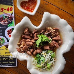 ก๋วยเตี๋ยวหมูตุ๋นหน้าอู่