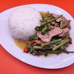 ผัดผักบุ้งเนื้อ