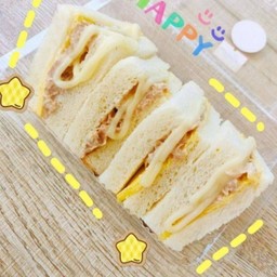 แซนวิชทูน่าชีสครีมสด