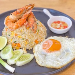 Fried rice with shrimp,fried egg