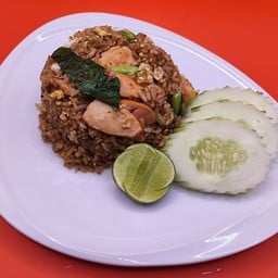 ข้าวผัดไส้กรอกไก่หนังกรอบ