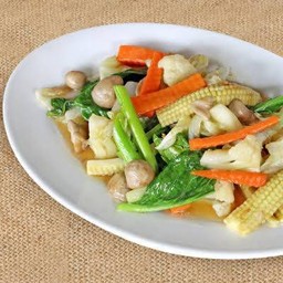 ผัดผักรวมมิตร(กับข้าว)