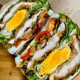 แซนวิช ไก่ทอด จัมโบ้  Haruhala homemade ข้าว & ขนมปัง & sandwich & อาหารเช้า & breakfasts พระราม2