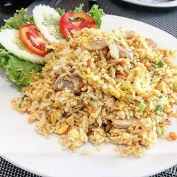 ข้าวผัดหมู ผัดร้อนๆ