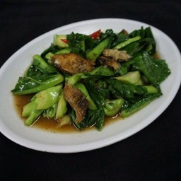 คะน้าปลาเค็ม