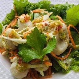ยำลูกชิ้นปลา