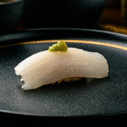 Ika sushi หมึกขาวซูชิ