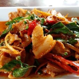 ผัดพริกแกงหมูป่า