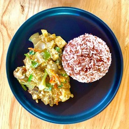 Stir fried tofu tofu in yellow curry