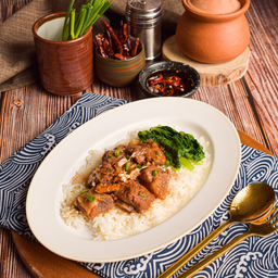 ข้าวซี่โครงหมูตุ๋น