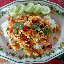 ข้าวไข่คั่วพริกเกลือ
