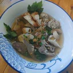 ต้มเลือดหมูเจ๊มณ