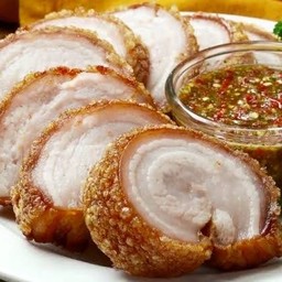 หมูกรอบม้วน ดึ๊กดึ๋ย